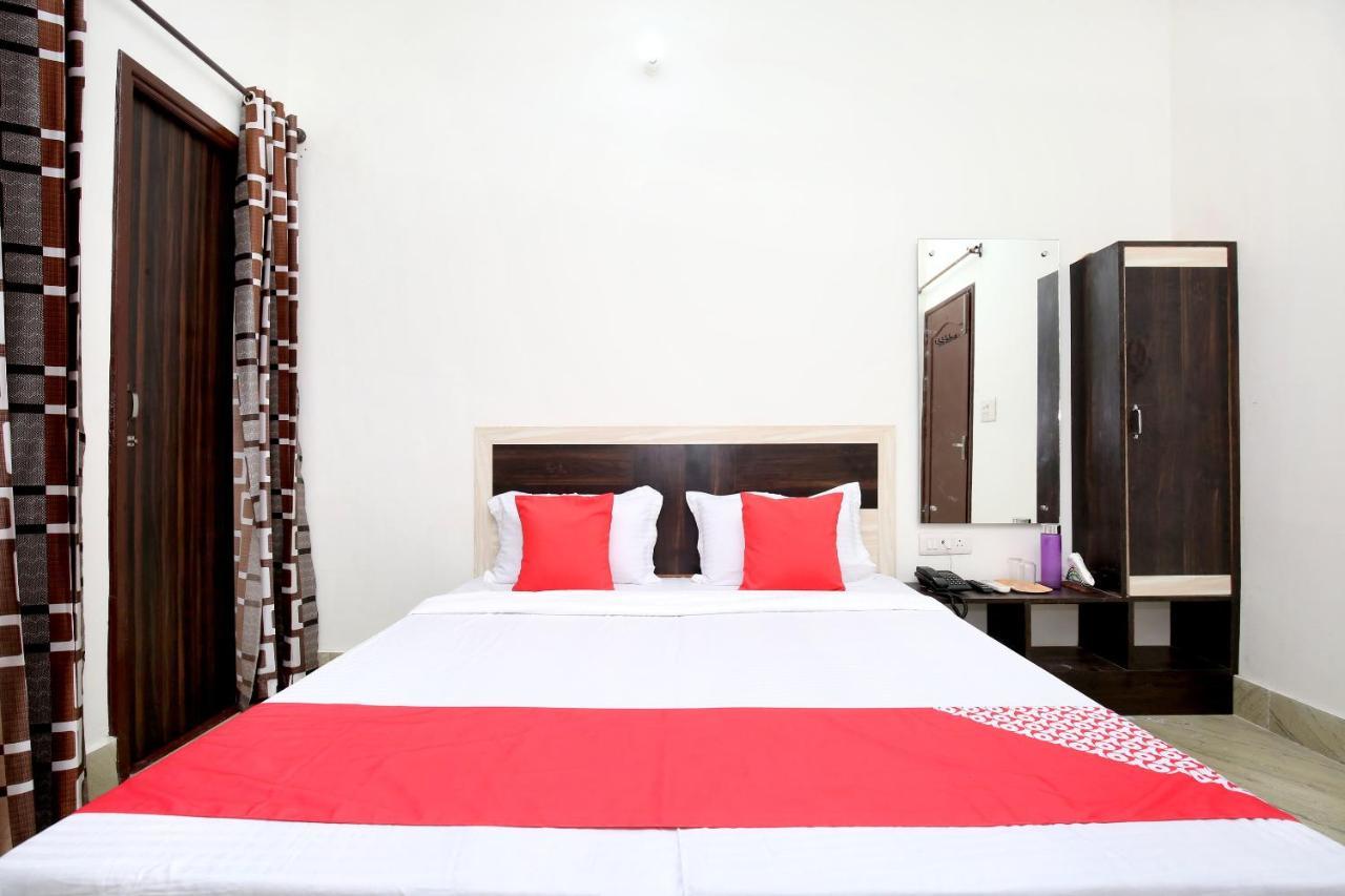 Hotel Oyo 24666 Samar Residency Amritsar Esterno foto
